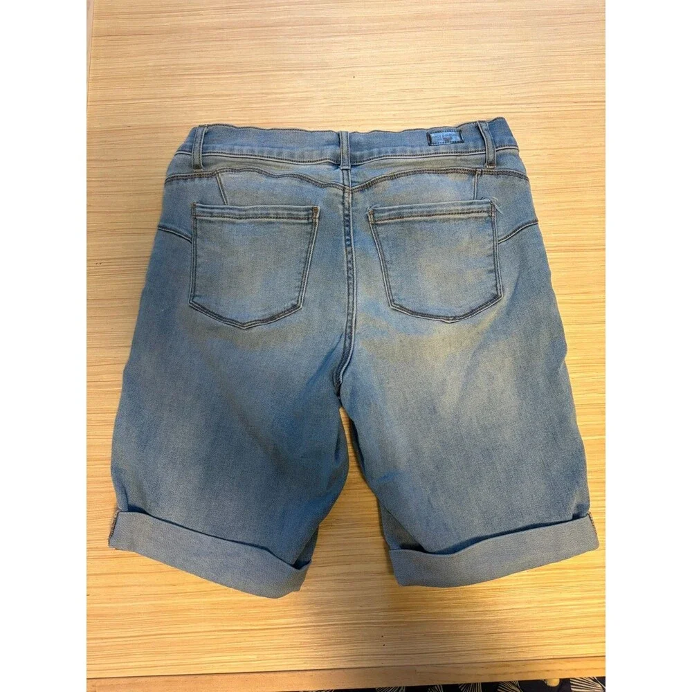 Juicy Couture Women’s Light Wash Denim Bermuda Shorts Cuffed Stretch Jorts